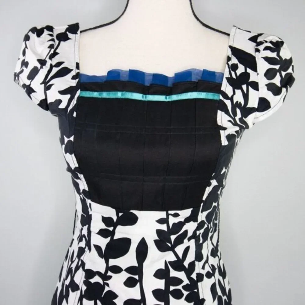 Vintage floral print black white, square neck,‎ bubble short sleeve sheath dress